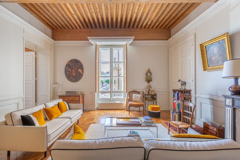 apartment 6 Rooms for sale on LYON (69002)