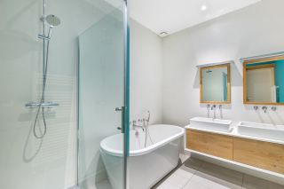apartment 6 Rooms for sale on LYON (69002)