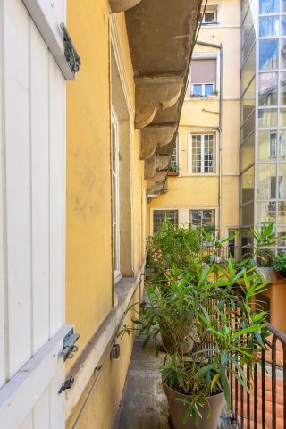 apartment 6 Rooms for sale on LYON (69002)