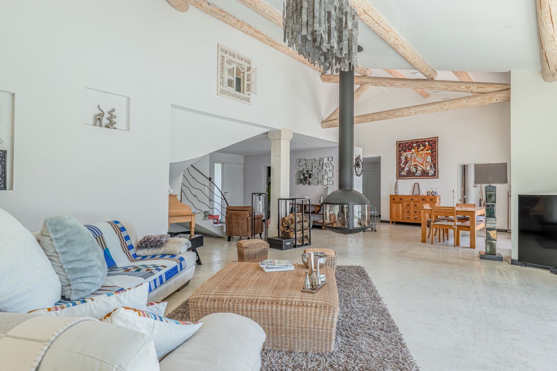 maison d'architecte 7 Pièces en vente sur SATHONAY VILLAGE (69580)