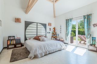 maison d'architecte 7 Pièces en vente sur SATHONAY VILLAGE (69580)