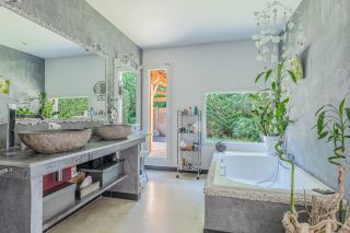 maison d'architecte 7 Pièces en vente sur SATHONAY VILLAGE (69580)
