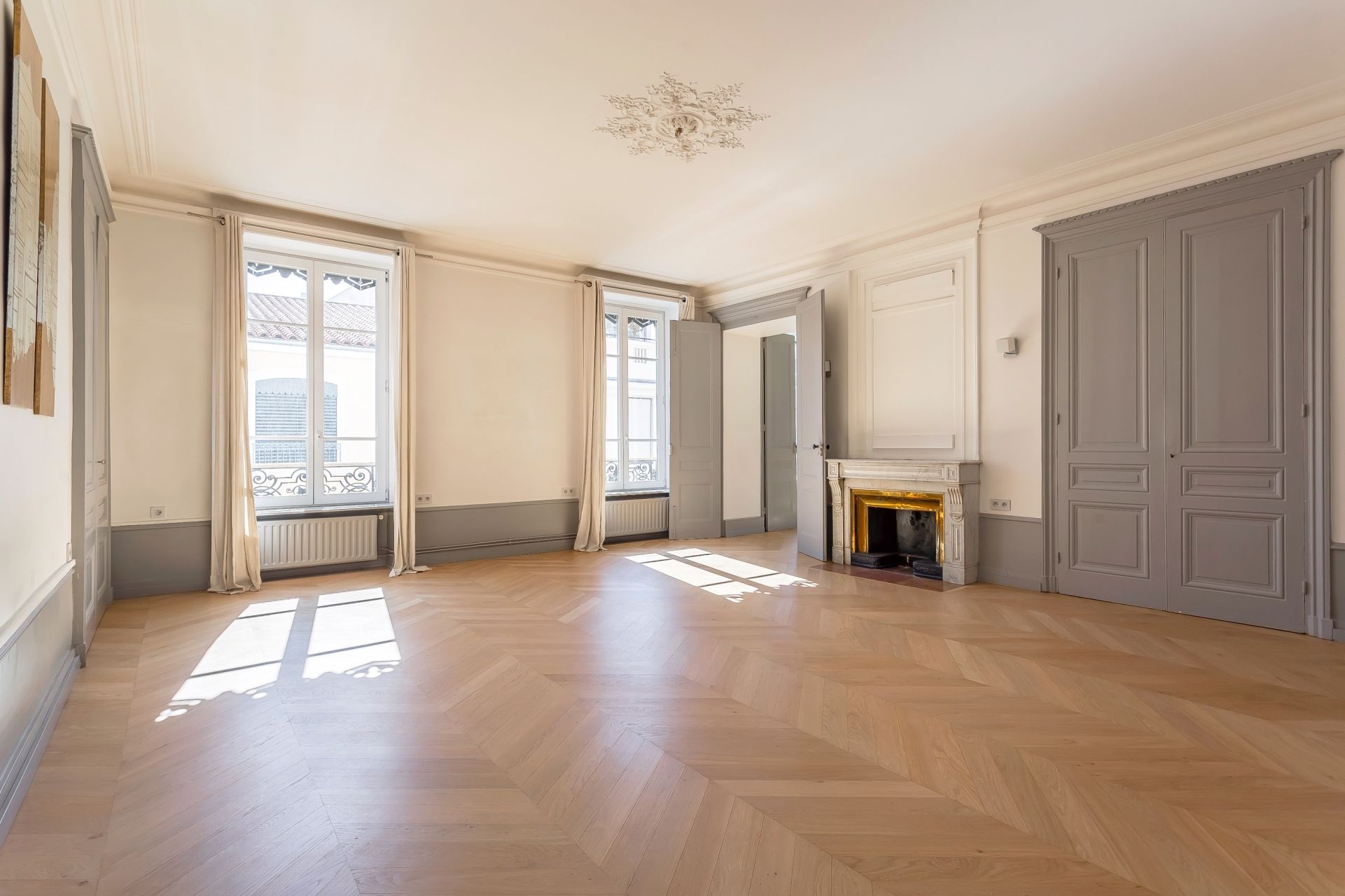 apartment 5 Rooms for sale on LYON (69002)