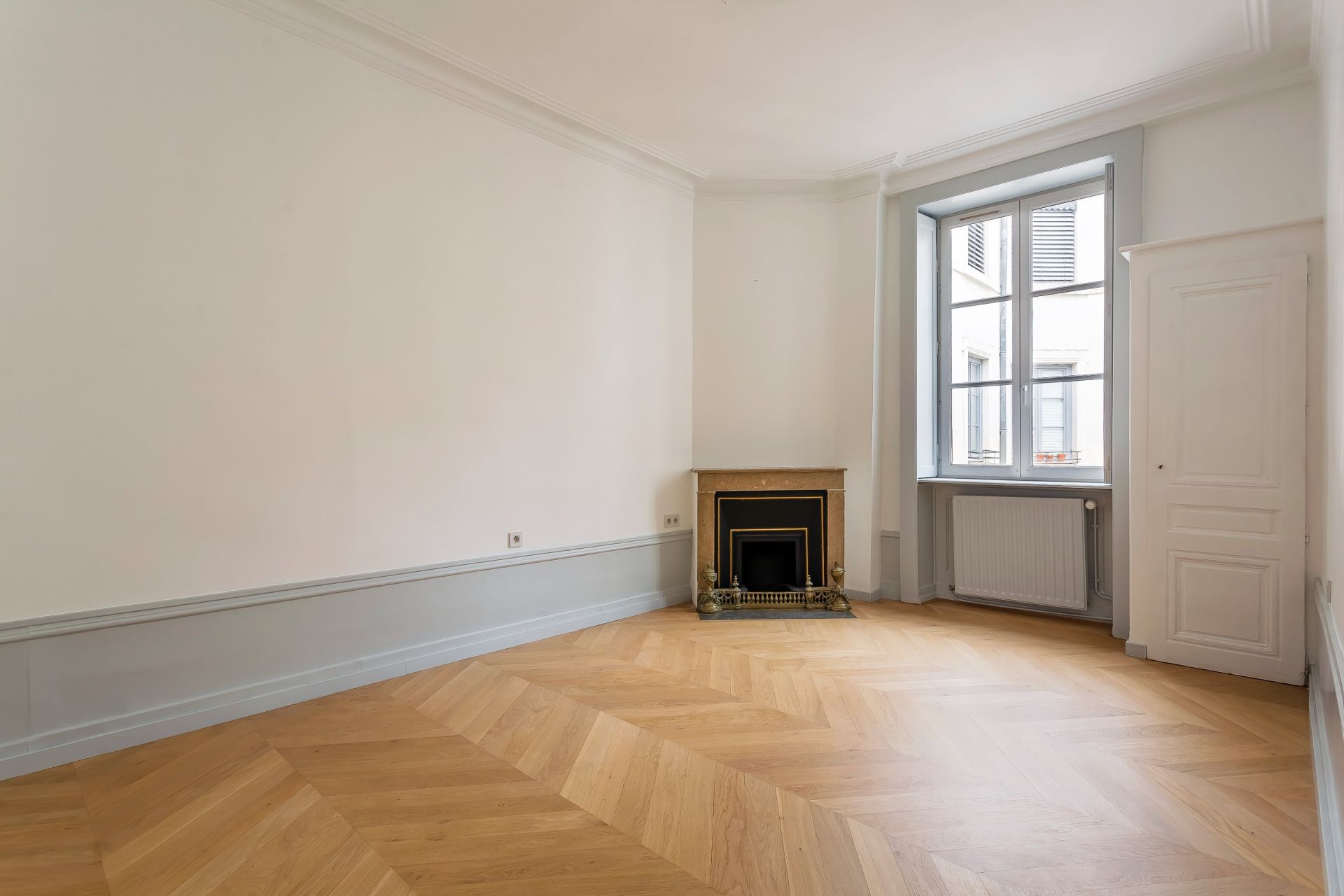 apartment 5 Rooms for sale on LYON (69002)