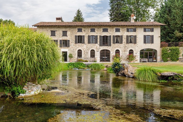 property 10 Rooms for sale on REAUMONT (38140)