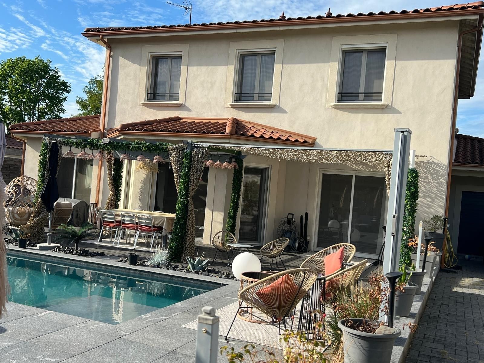 maison contemporaine 7 Pièces en vente sur STE FOY LES LYON (69110)