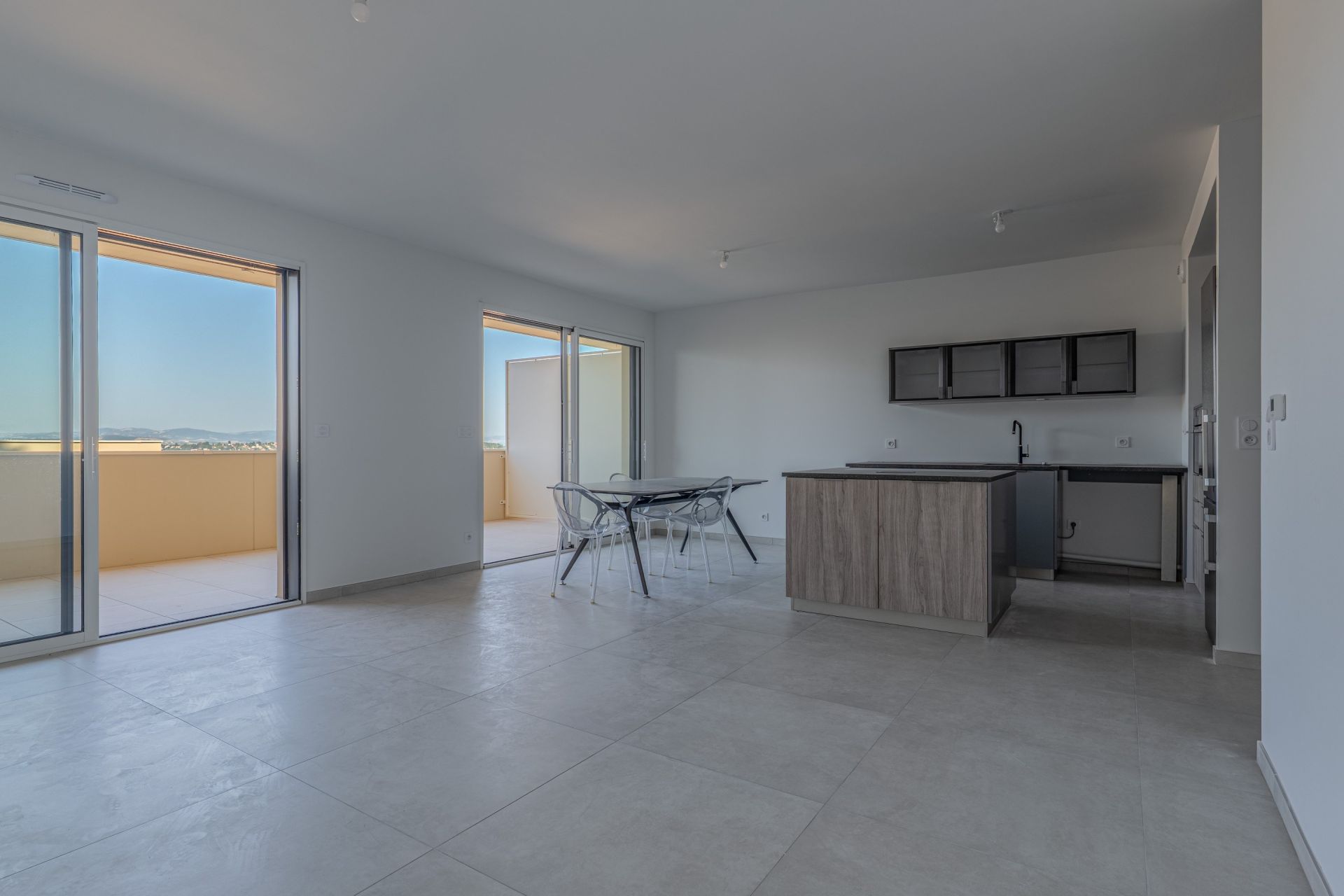 apartment 3 Rooms for sale on ST DIDIER AU MONT D OR (69370)