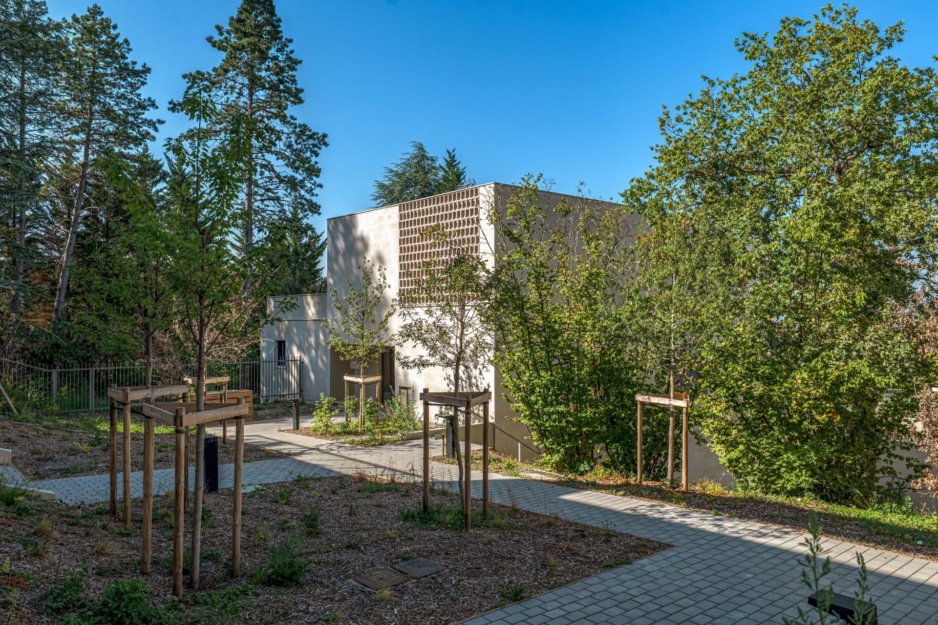apartment 3 Rooms for sale on ST DIDIER AU MONT D OR (69370)