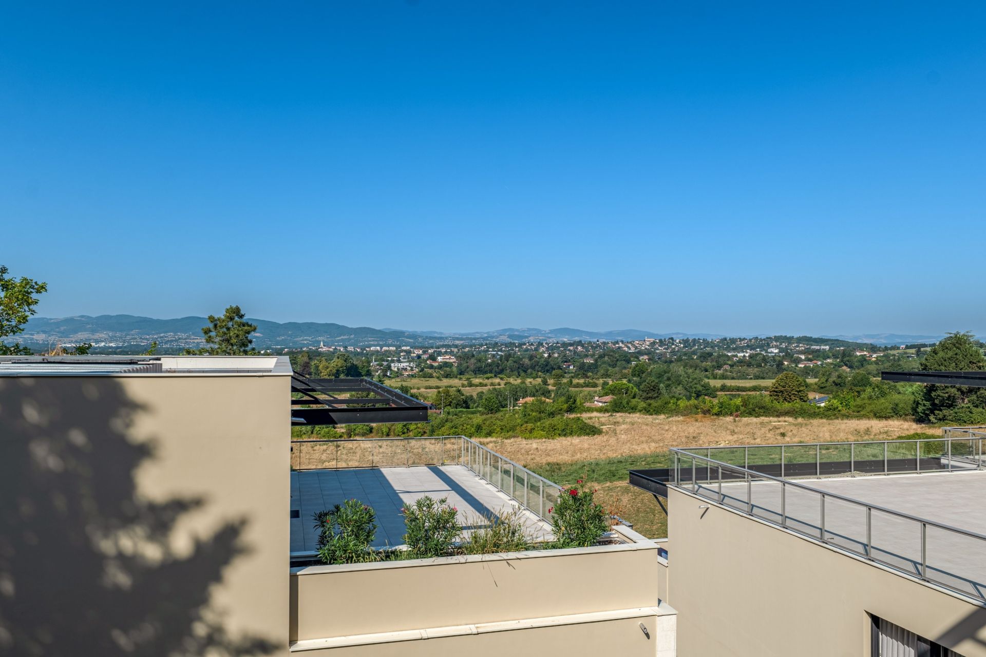 apartment 3 Rooms for sale on ST DIDIER AU MONT D OR (69370)