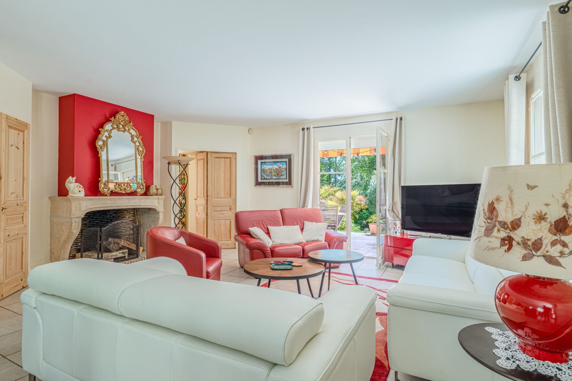 maison contemporaine 9 Pièces en vente sur STE FOY LES LYON (69110)