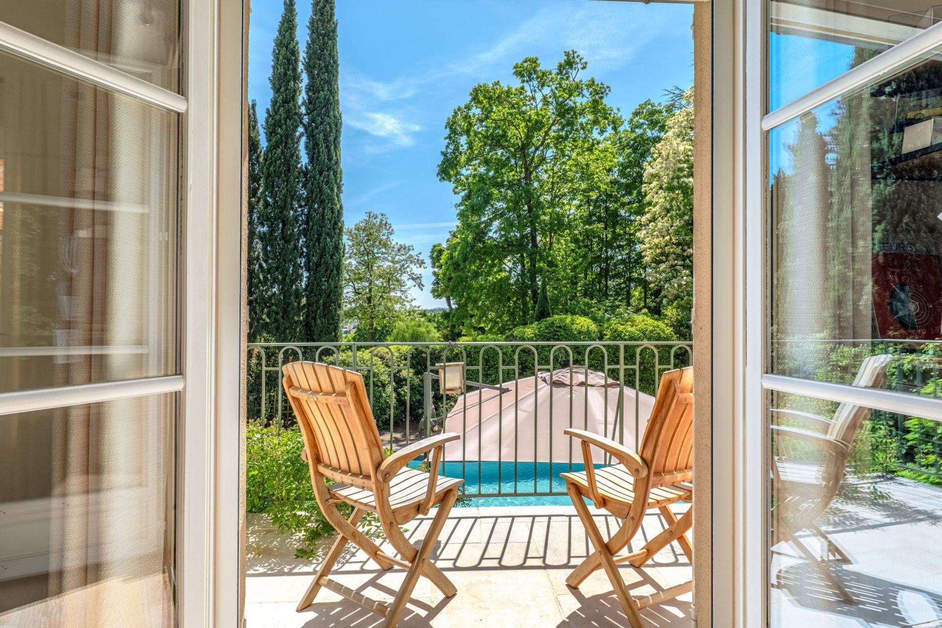 maison contemporaine 9 Pièces en vente sur STE FOY LES LYON (69110)
