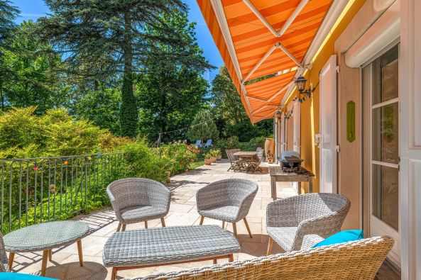 Vente Maison contemporaine Sainte-Foy-lès-Lyon 9&nbsp;Pièces 338&nbsp;m²