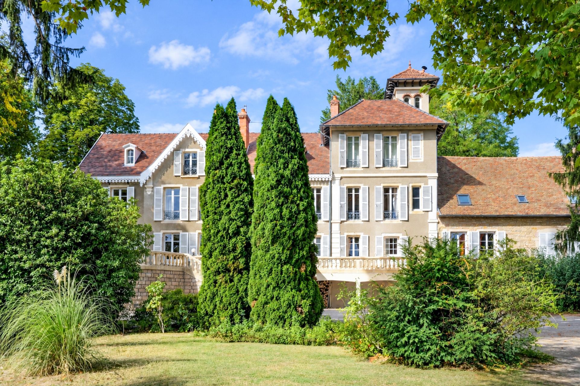 house 15 Rooms for sale on BEAUNE (21200)