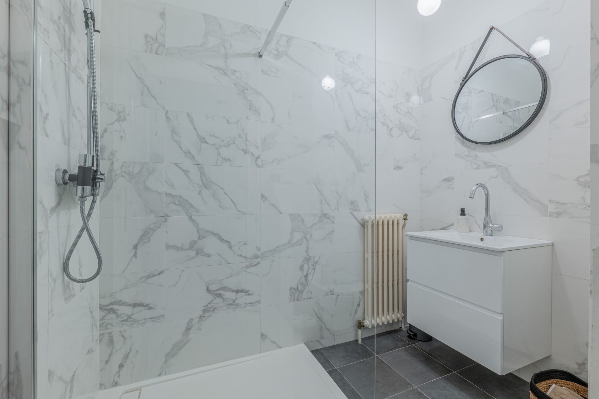 apartment 4 Rooms for sale on LYON (69006)