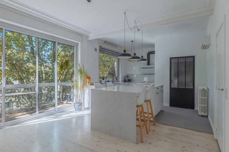 apartment 4 Rooms for sale on LYON (69006)