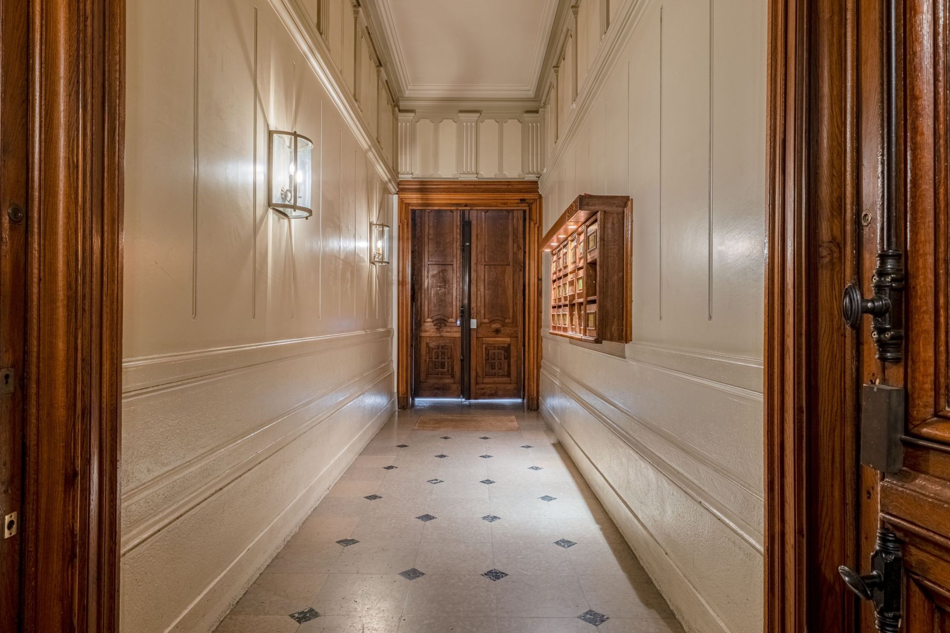 apartment 6 Rooms for sale on LYON (69006)