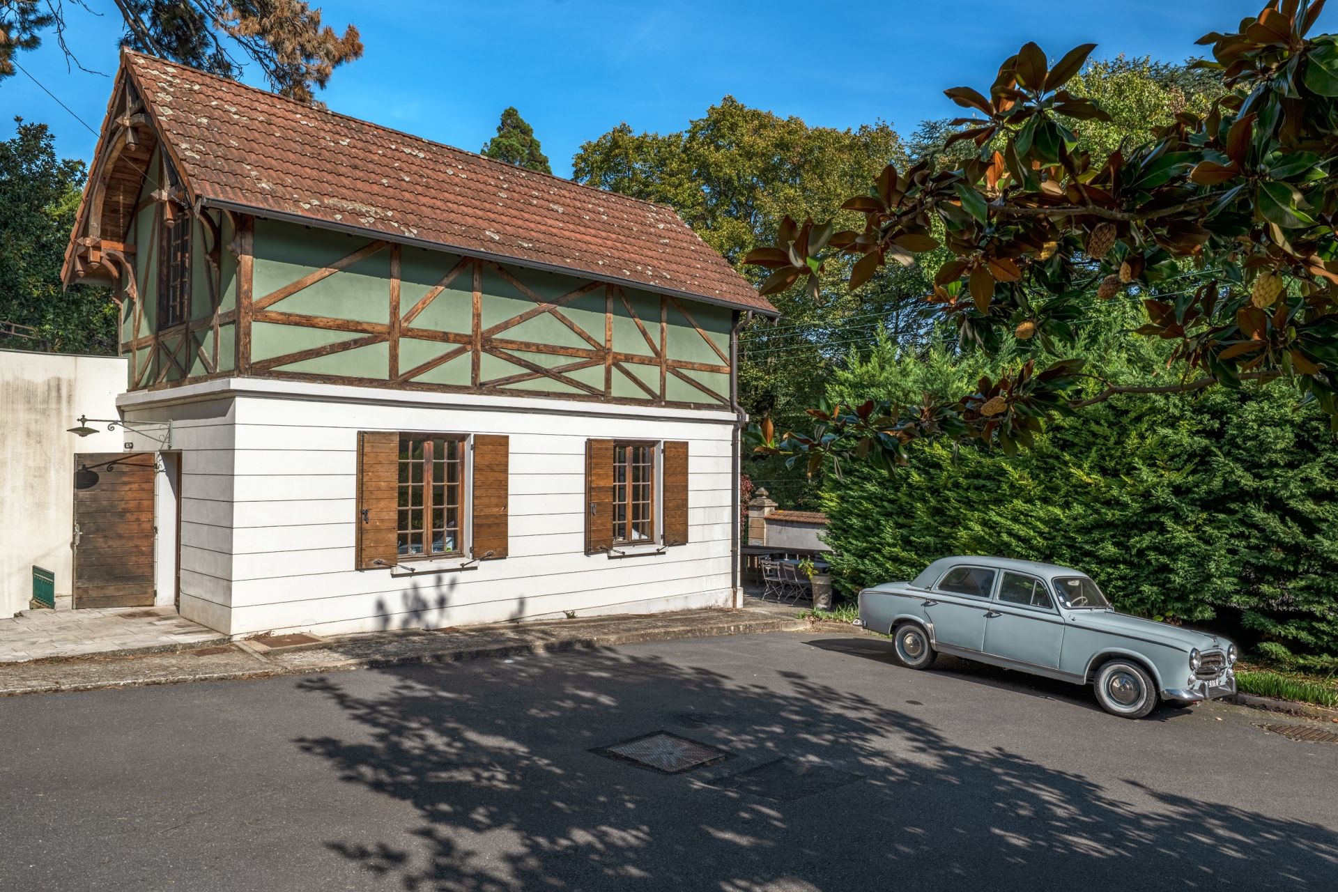 maison 8 Pièces en vente sur COLLONGES AU MONT D OR (69660)