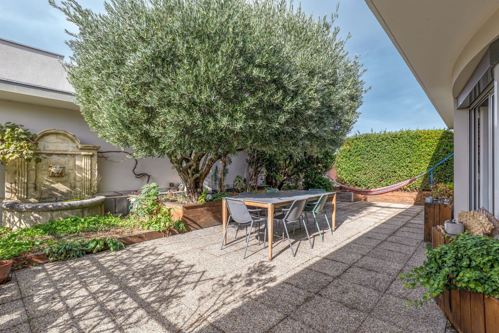 apartment 5 Rooms for sale on LYON (69004)