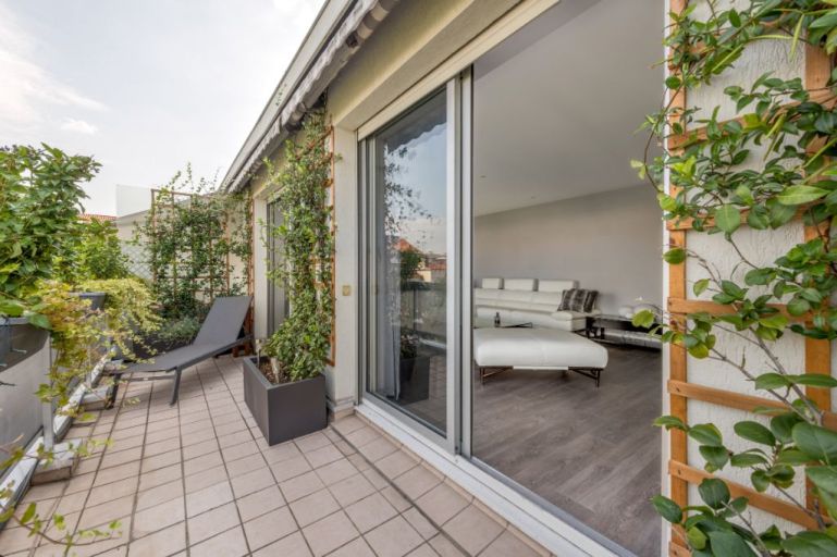 apartment 4 Rooms for sale on LYON (69003)