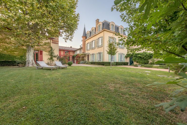 maison 9 Pièces en vente sur CHARBONNIERES LES BAINS (69260)