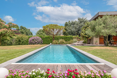 Maisons avec piscine dans l’Ouest lyonnais et le Val de Saône : des propriétés où l’art de vivre prend tout son sens